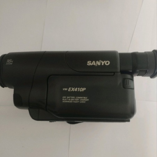 Video camera Sanyo like new, vintage with all accessories