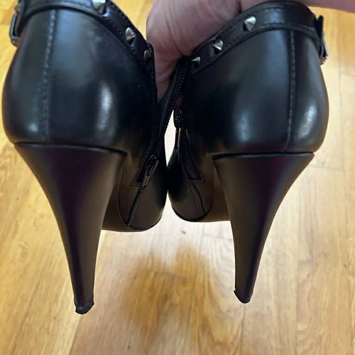 Roberto Botella leather ankle boots size 36 like new, black