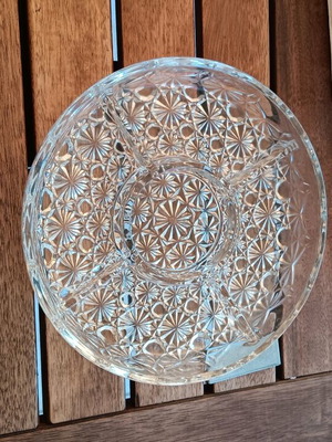Large crystal nut bowl like new
