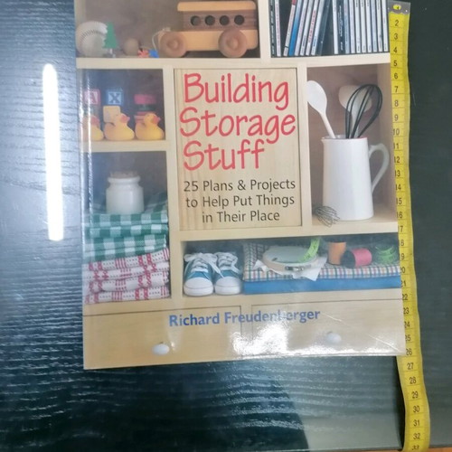 Building Storage Stuff book like new, English