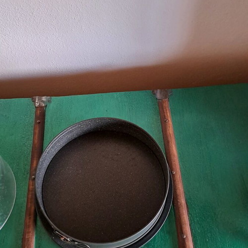 Cake mold used with lid