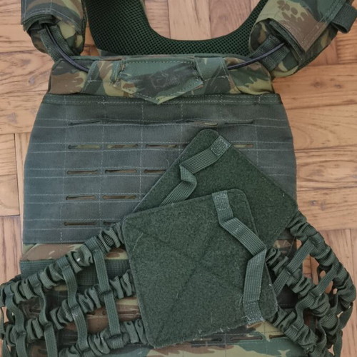 Pentagon chest with plates like new, 2 plates included