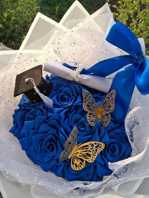 Handmade flowers like new, graduation