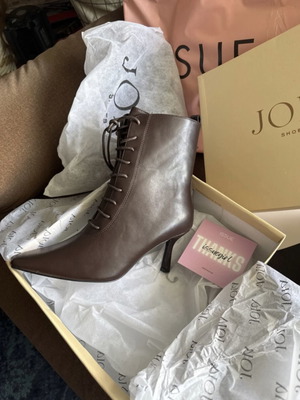 Lace-up boots brown, new, size 38 Issue Fashion