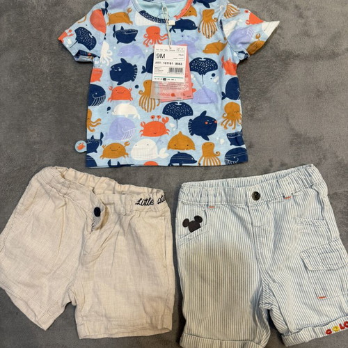 Baby clothing set new, t-shirt with sea animals and 2 shorts