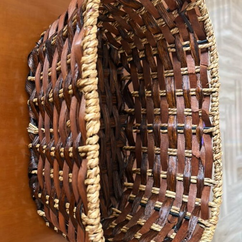Basket new for gift creation, wine, chocolates, nuts, storage