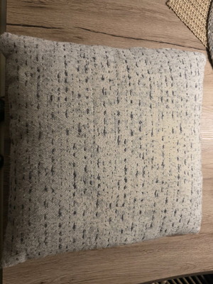 Decorative pillow used 35x35