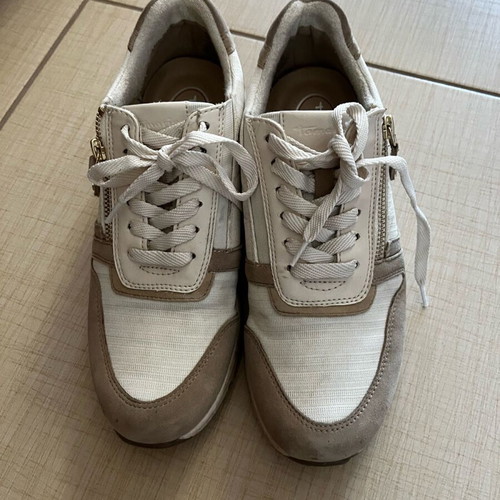 Tamaris leather shoe size 40 like new, white beige