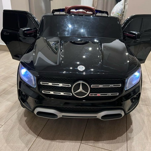 Mercedes electric car two-seater like new