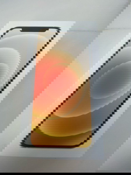 Кутия от iPhone 12