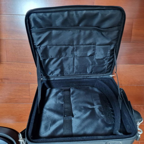 Addison laptop bag like new, black