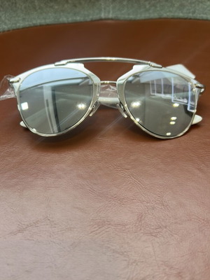 Γυαλιά ηλίου Dior καινούργια, άσπρα και ασημί χωρίς θήκη