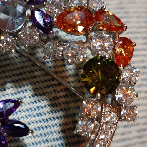 Silver 925 pin with multicolored stones, new