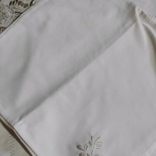 Tablecloth with 8 napkins for large dining table new