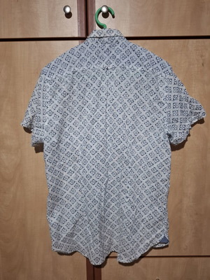 Pepe Jeans short sleeve shirt like new, white with blue pattern, size M