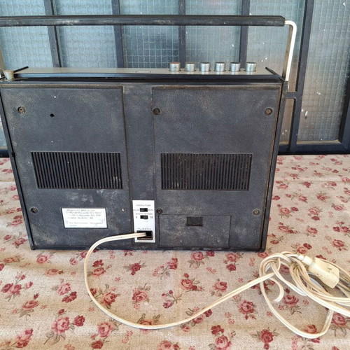 Radiocorder 2400 Deluxe vintage portable radio cassette player used