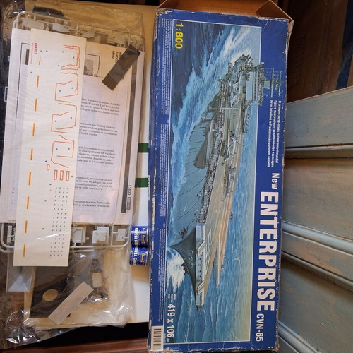 USS Enterprise CVN-65 Aircraft Carrier Model 1:800 like new, sealed