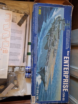 USS Enterprise CVN-65 Aircraft Carrier Model 1:800 like new, sealed