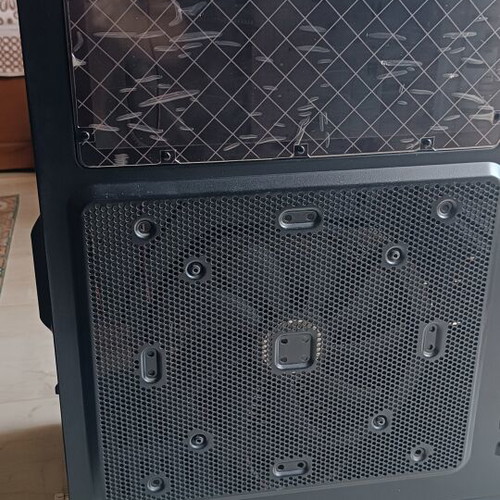 Cooler Master HAF 932 full tower case used with accessories and wheels
