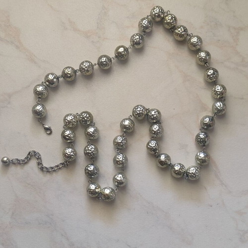 Women's choker necklace with silver embossed beads like new