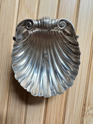 Silver Shell Bowl vintage item, like new