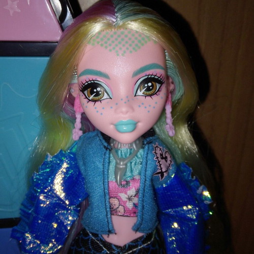 Monster High 2023 Skulltimate Secrets Wave 1 Lagoona Blue doll like new