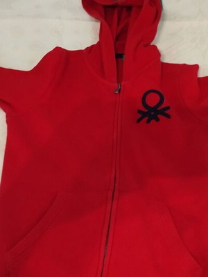 Παιδική ζακέτα hoodie Benetton σαν καινούργιο, μέγεθος 140 cm, κόκκινη και πράσινη