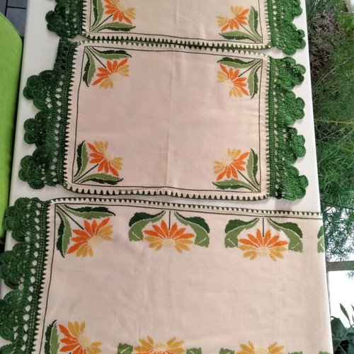 Handmade Table Linen Set 3pcs with Cross Stitch and Crochet Lace new