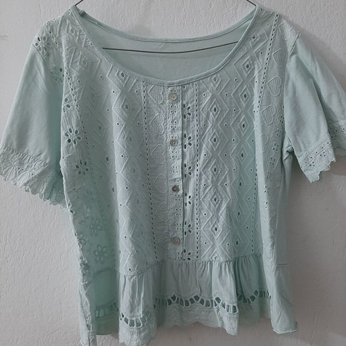 Romantic mint blouse like new, turquoise