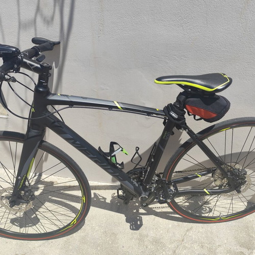 Merida Speeder 100 Urban Bicycle like new, 24-speed, carbon fork