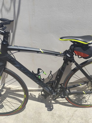 Merida Speeder 100 Urban Bicycle like new, 24-speed, carbon fork