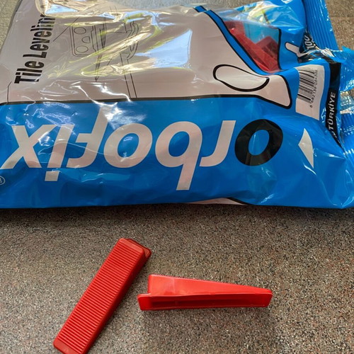 Tile leveling wedges new, bag of 100 pieces