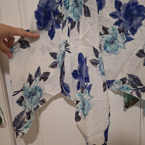 Asymmetric dress with floral pattern, cold shoulder, size L-XL, like new