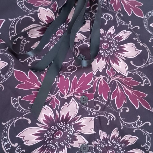 Floral satin polyester mini dress like new, size 12, black and burgundy