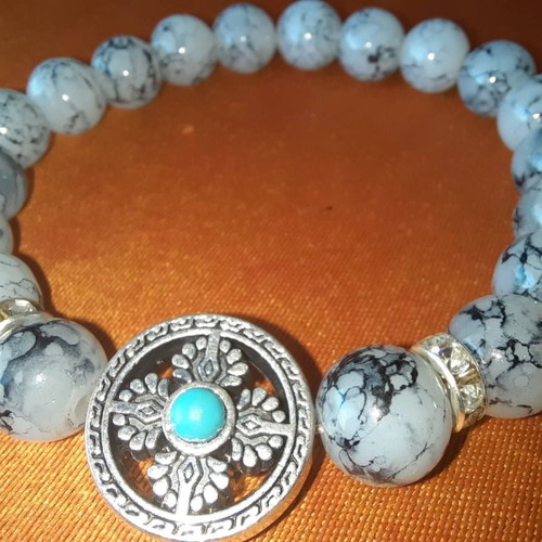 Bracelet with gray haolite semi-precious stones and metal cross new