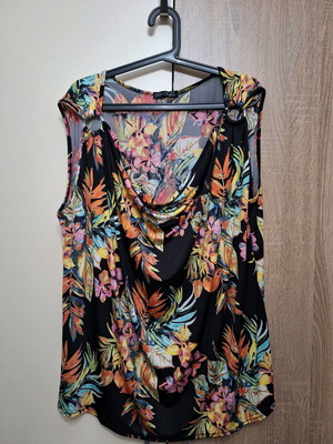 Printed blouse draped front with rings on straps, like new, Fashion Plus