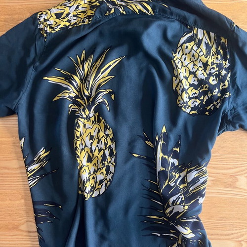 H&M dark green pineapple shirt XXL like new