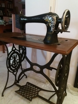 Singer sewing machine 1874, like new
