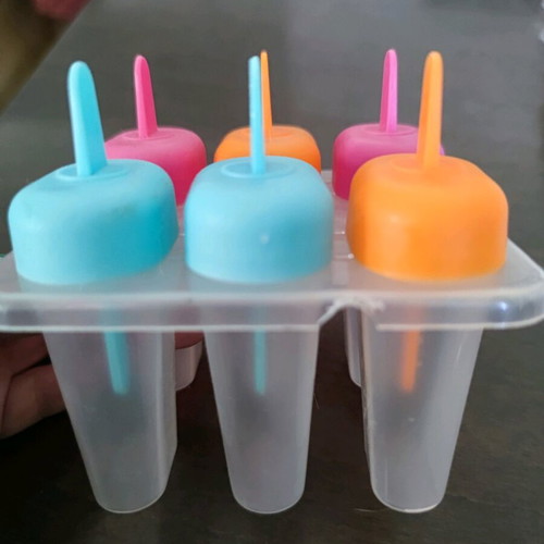 Set for granitas or popsicles used, with minor plastic damage