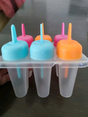 Set for granitas or popsicles used, with minor plastic damage