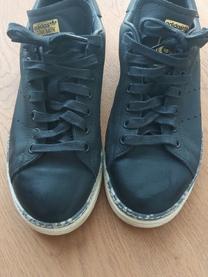 Stan Smith αθλητικά παπούτσια μαύρα σαν καινούργια, μέγεθος 38
