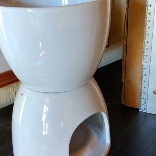 Ceramic fondue with apron and 4 forks, new
