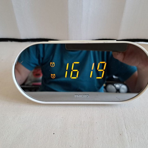 Philips AJ 2000 radio clock used