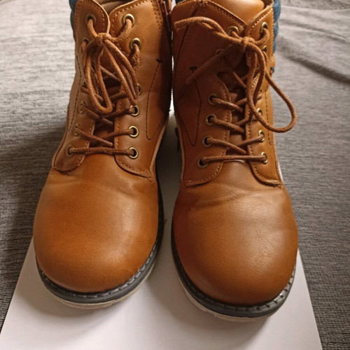 Children's tan ankle boots like new, size 35