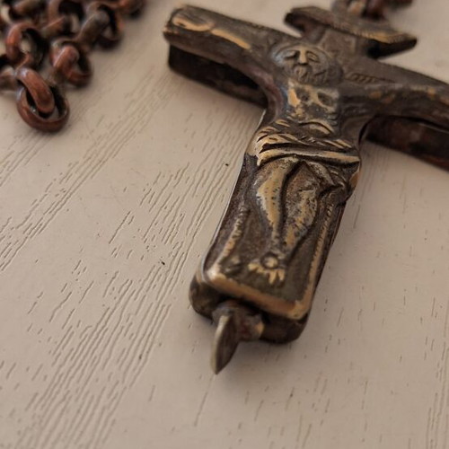 Cross pendant with octagonal chain, Artekko