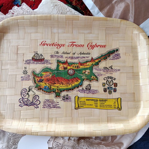 Wooden tray like new