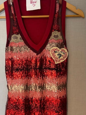 Blouse with small sequins red like new, size S