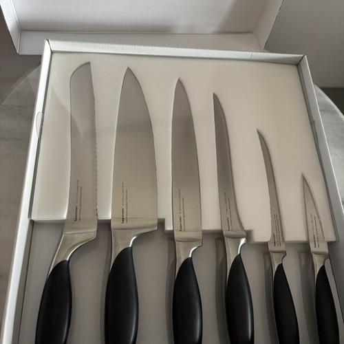 Tupperware Chef Series 6-Piece Knife Set with Case