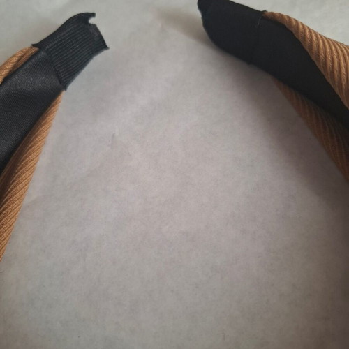 Elegant set of 2 velvet hairbands in nude and dusty rose