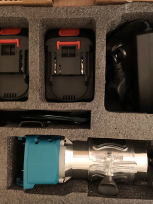 Router battery-powered 21V brushless new with 2 batteries and charger